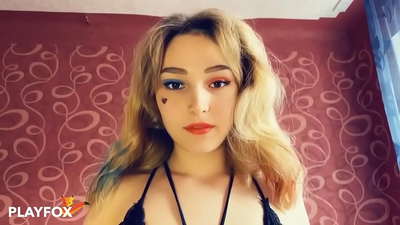 Magic virtual reality မျက်မှန်က ကျွန်တော့်ကို Harley Quinn နဲ့ လိင်ဆက်ဆံပေးတယ်။